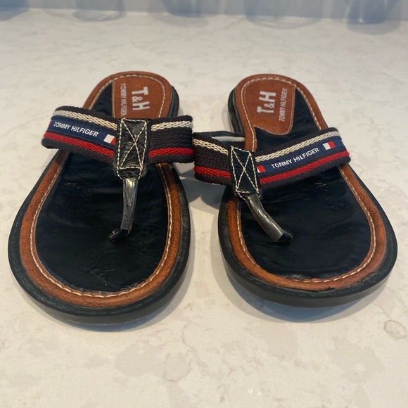 NEW Tommy Hilfiger Flip Flops - Picture 2 of 5